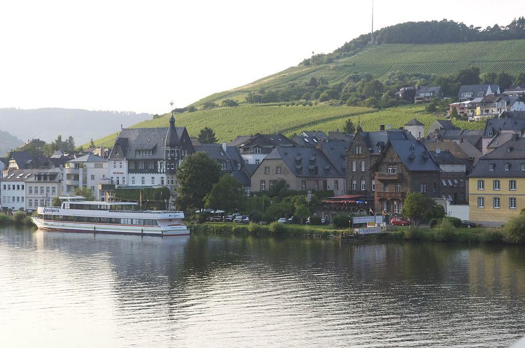 Hotel Vier Loewen Traben-Trarbach Exterior photo